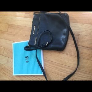 Micheal Kors cross body bag